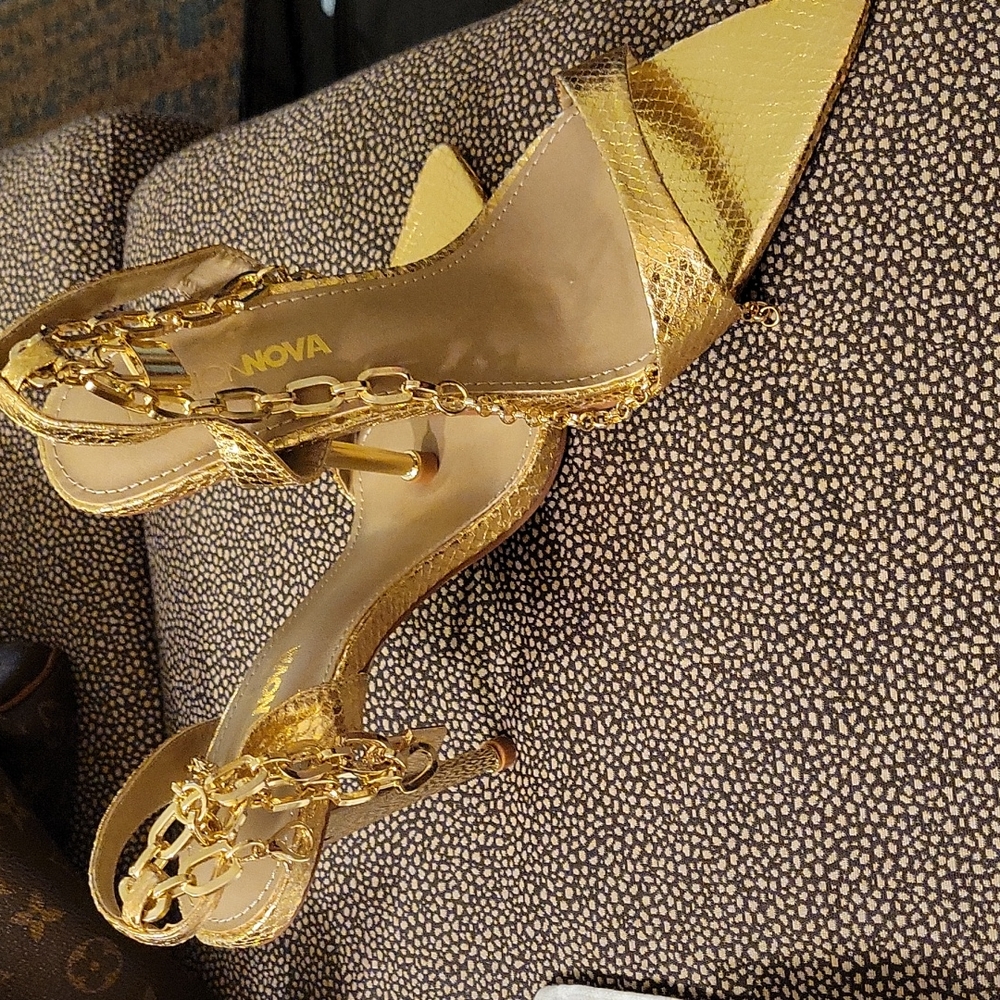 Fashion Nova Gold heels